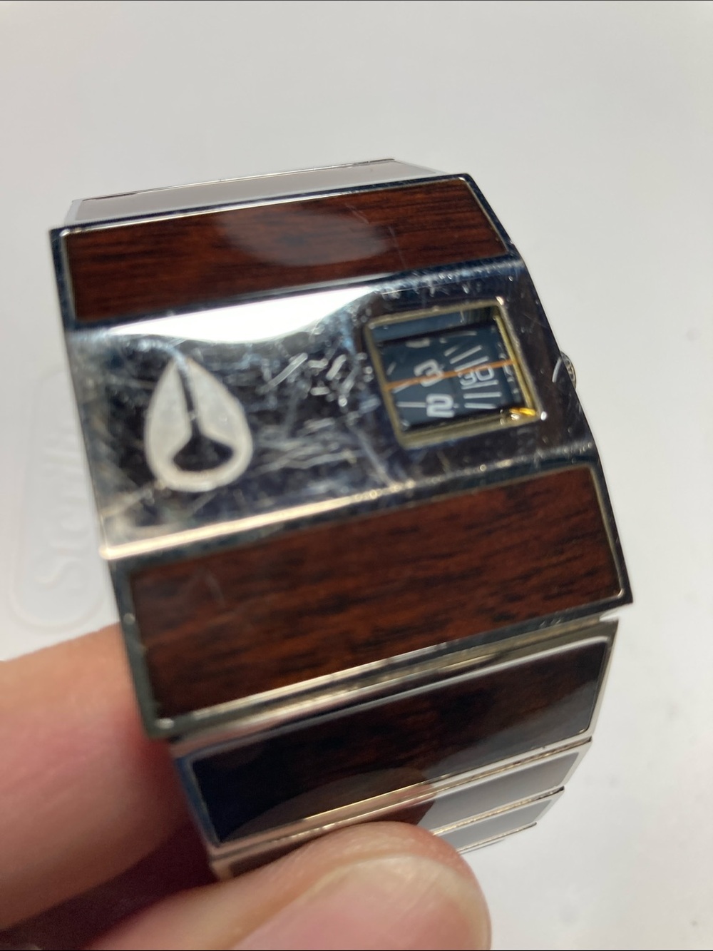Nixon Rotolog, Silver and Dark Wood Inlay Bracelet Watch, new battery - Picture 4 of 16